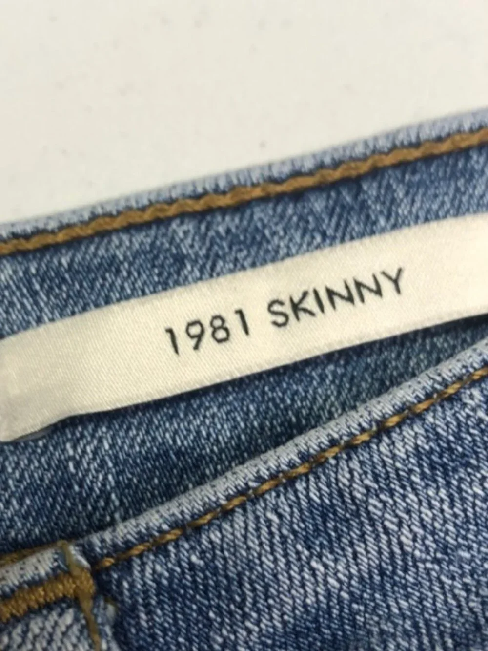 GUESS 1981 SKINNY JEANS 32x28 ⭐️